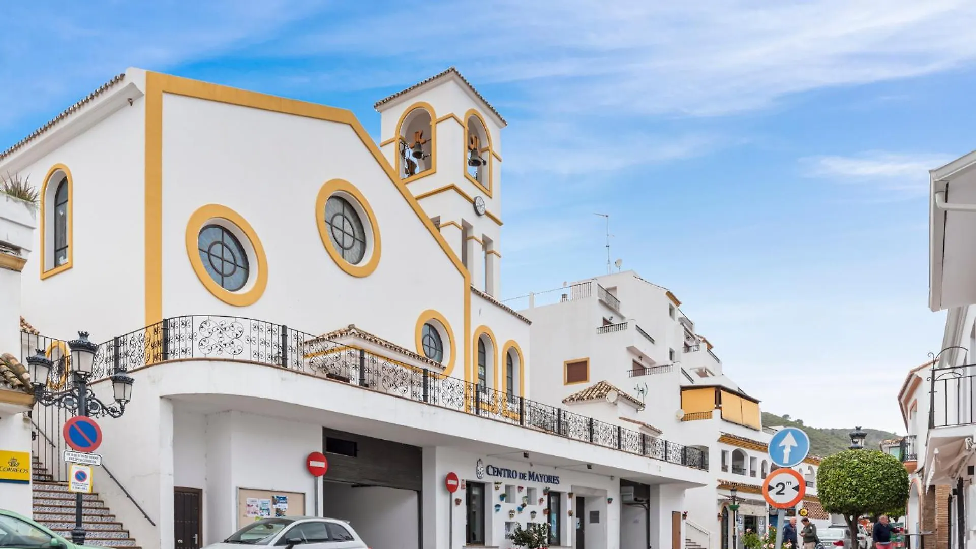 2 Bed Apartment In Benahavis Village